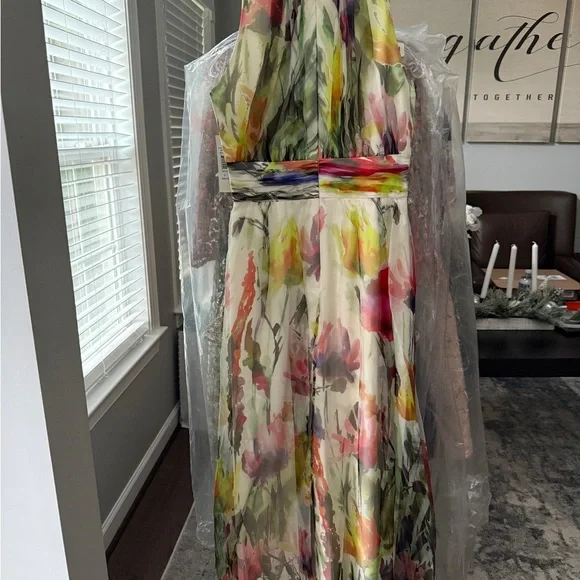 Badgley Mischka White Floral Maxi Dress